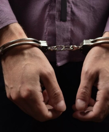 karadağ türk vatandaşını tutukladı