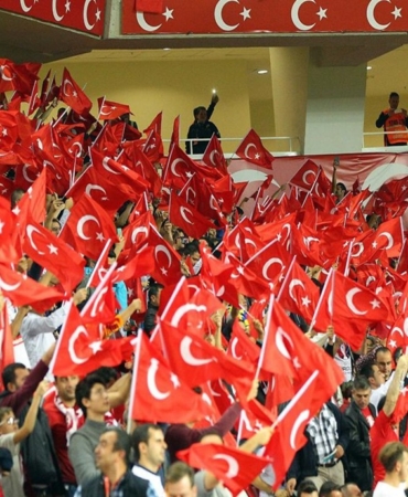 karadağ türkiye maçı taraftar