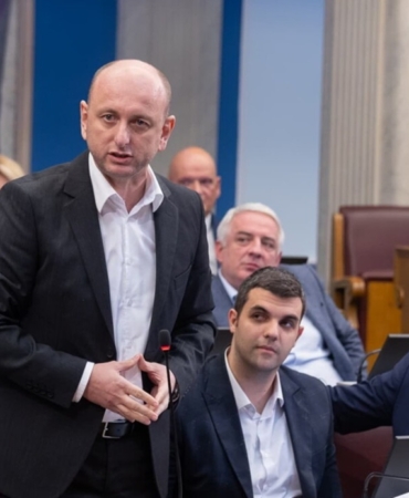 Milan Knežević - karadağ