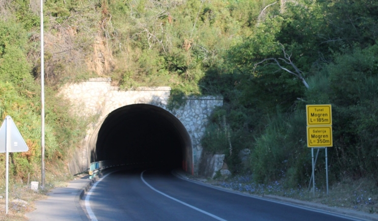 mogren-tuneli-budva