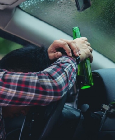 karadağda-türk-alkollü-araç