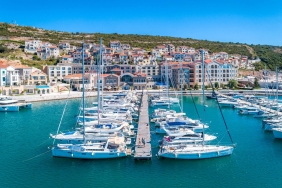 lustica bay - yat limanı