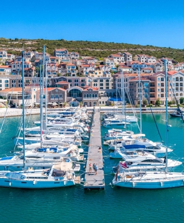 lustica bay - yat limanı