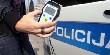 polis alkollü türkü tutukladı